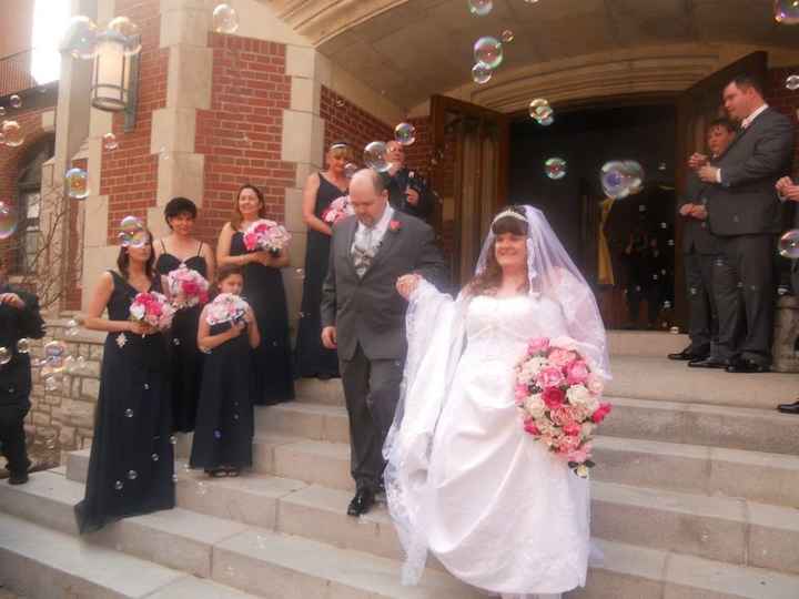 Cascading vs. Round Bouquet. Why did you pick one or the other?