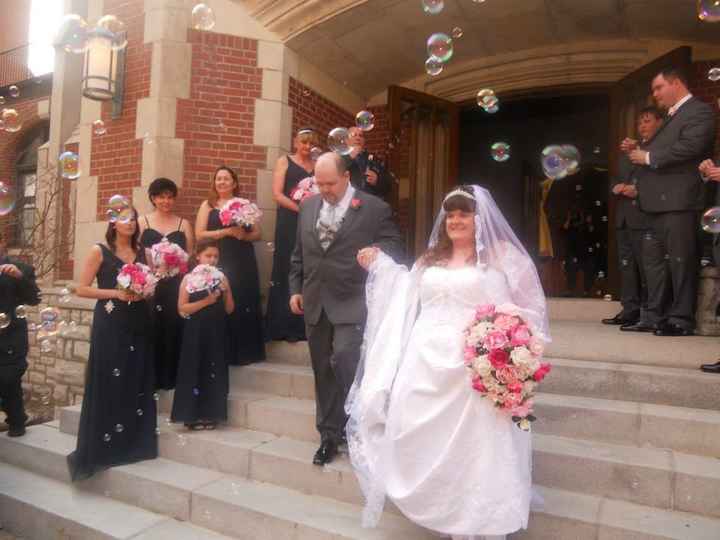 Church exit: streamers or bubbles?!