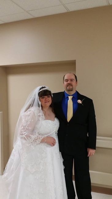 Plus size Brides: Sleeves or No Sleeves??