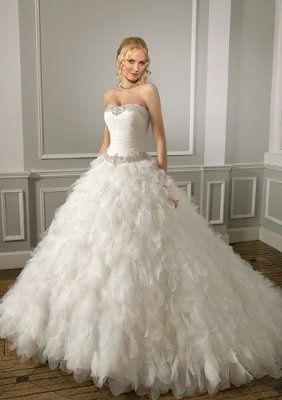 BRIDES...I want to see your DRESSES!!!~~~~