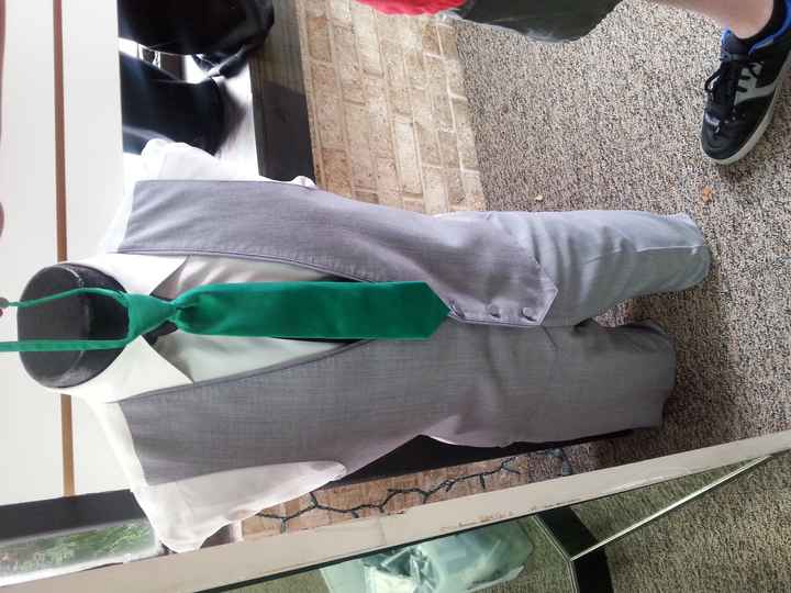 What are FH and his men wearing?