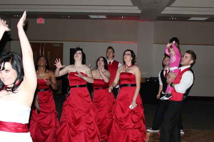 Some pics from our wedding last night...I HAVE MORE NOW!!!!