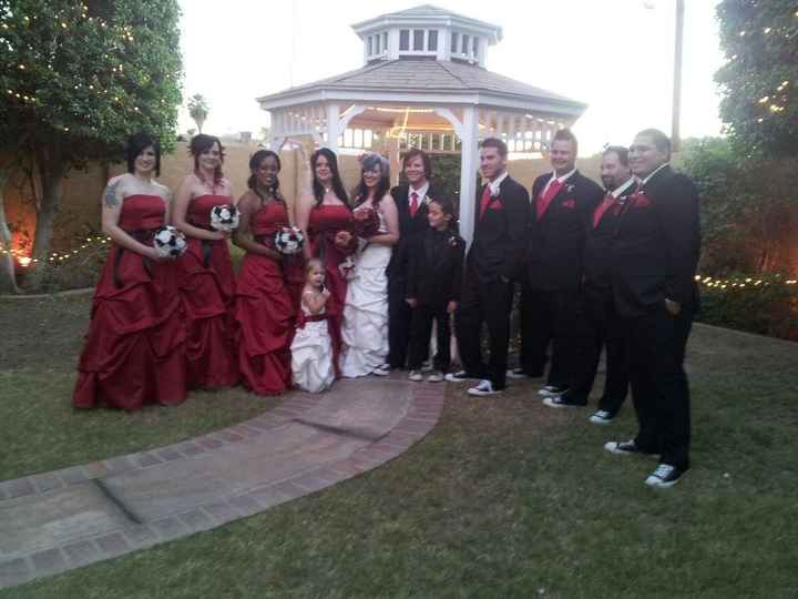 Some pics from our wedding last night...I HAVE MORE NOW!!!!