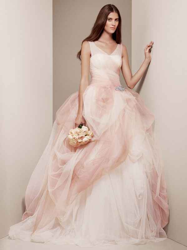 is anyone selling a vera wang white dress? vw351157