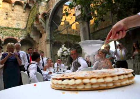 How many tiers in your wedding cake? 5