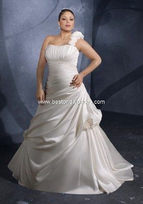 Attn:Plus size Brides!!!