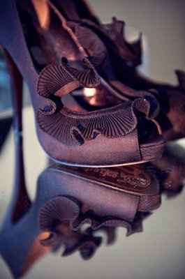 NEED HELP FINDING THESE SHOES!