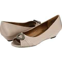 High heels vs. Flipflops