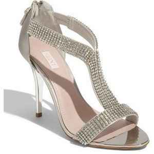 shoes. pictures please??