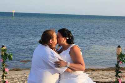 Married... finally PICS!!