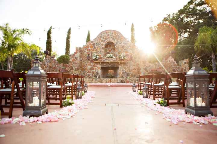 Let's see those wedding venues!