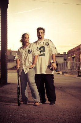A few questions about engagement pics?