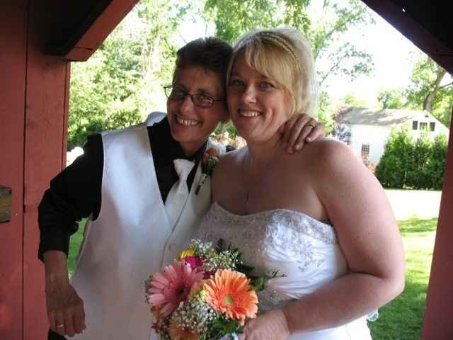 Made it through the rain and now married to my best friend (pic heavy)