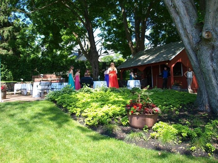 What type of venue are you getting married at? Pics