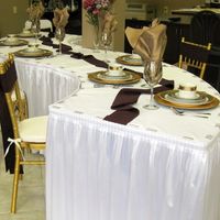 Where can I purchase fitted tablecloths?
