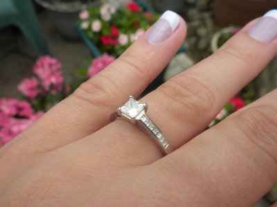 Im engaged!!