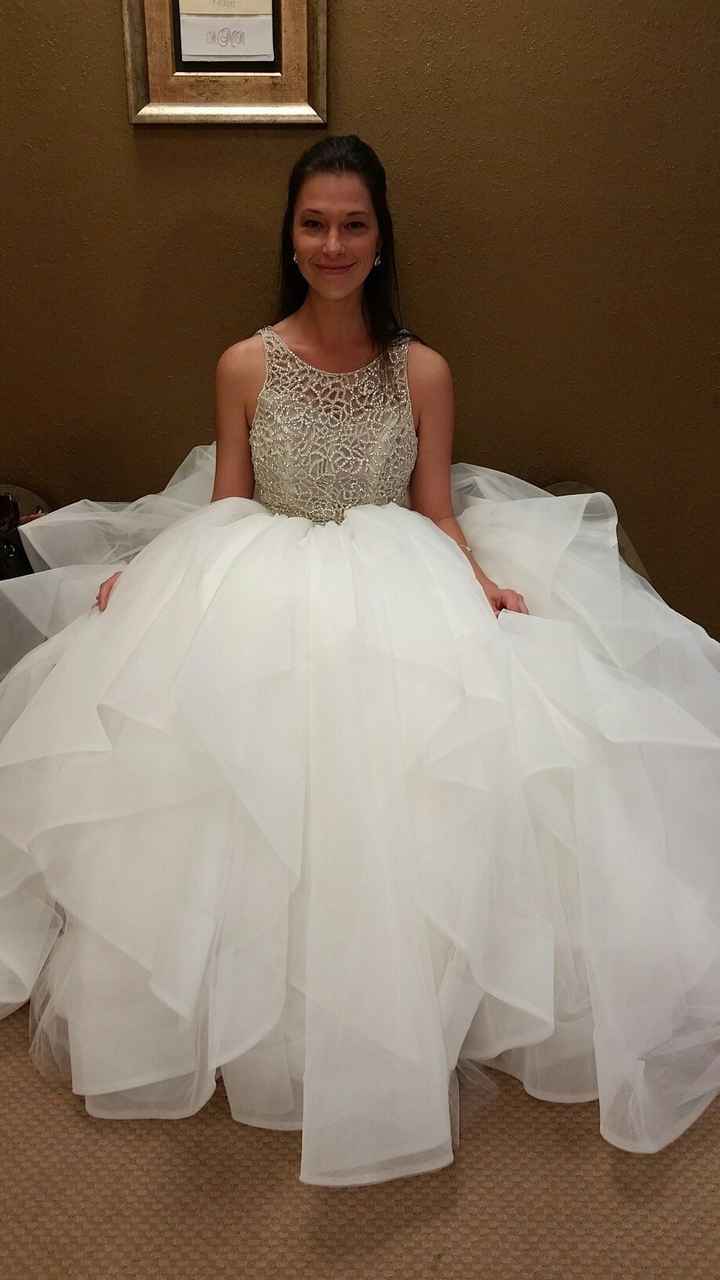 1st dress fitting (Hayley Paige/Dori dress) & didn't have a meltdown