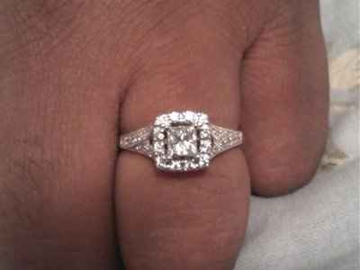 Alright ladies! Let's see those gorgeous rings...