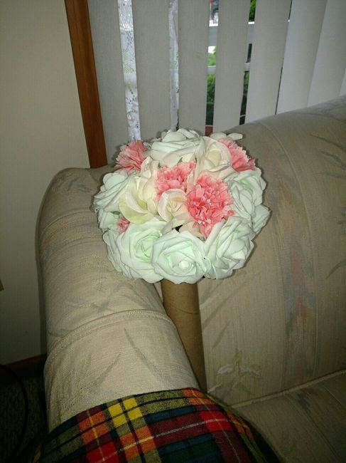 Fake flowers vs. Fresh flowers