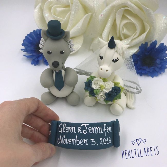 Cake topper 