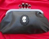 Oh, lordy... is this clutch gorgeous or what?!?