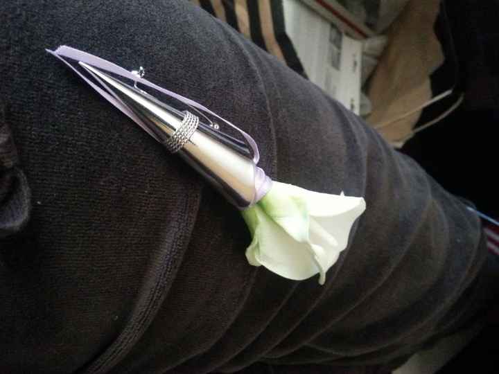 Who is making their boutonnieres?