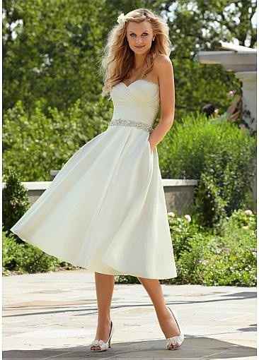 I've narrowed my 3 dress choices down!!!!