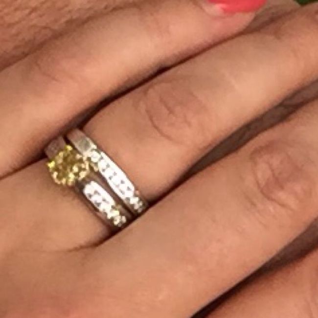 Show me... your halo engagement rings!! 💍 2