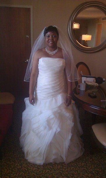 Is anyone else wearing a Vera Wang dress?