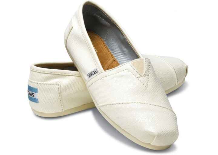 Excited! FH and I just ordered our Toms for the reception. Also, FYI free shipping and referral prog