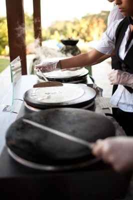 Show us those wedding cakes!!!