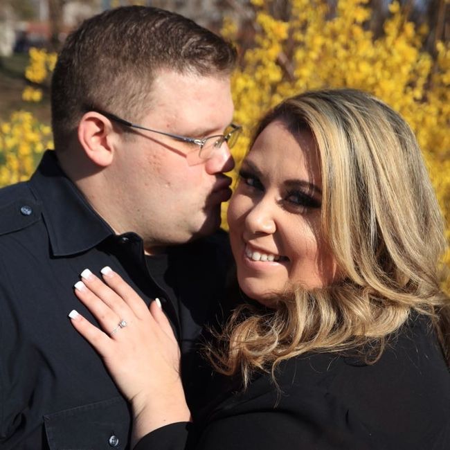 Engagement photos are HERE!!