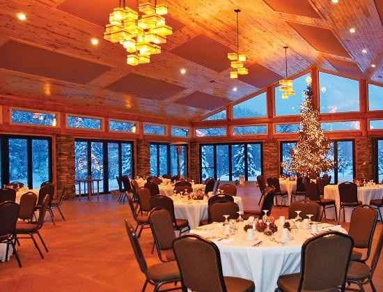 Input please! Colors and centerpieces for fall mountain wedding