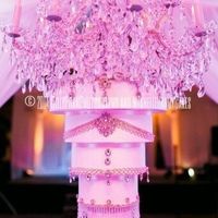 Chandelier Cake. MUST. HAVE. IT!!!