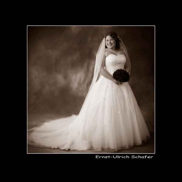 I need hair help! Good updo ideas for plus-size girls??