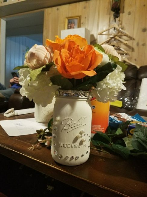 So here is a mock up of my mason jar centerpieces