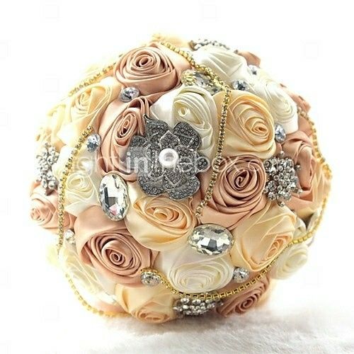 Brooch bouquet