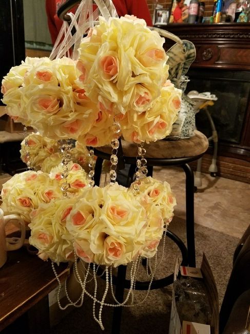 Let me see your aisle decor!