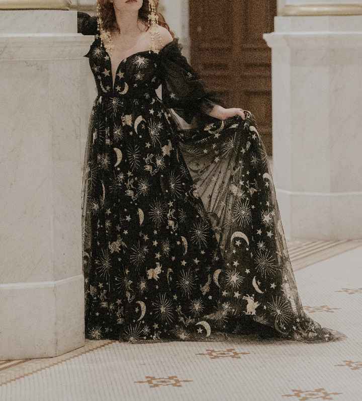 Does this dress fit a Dracula theme? - 1