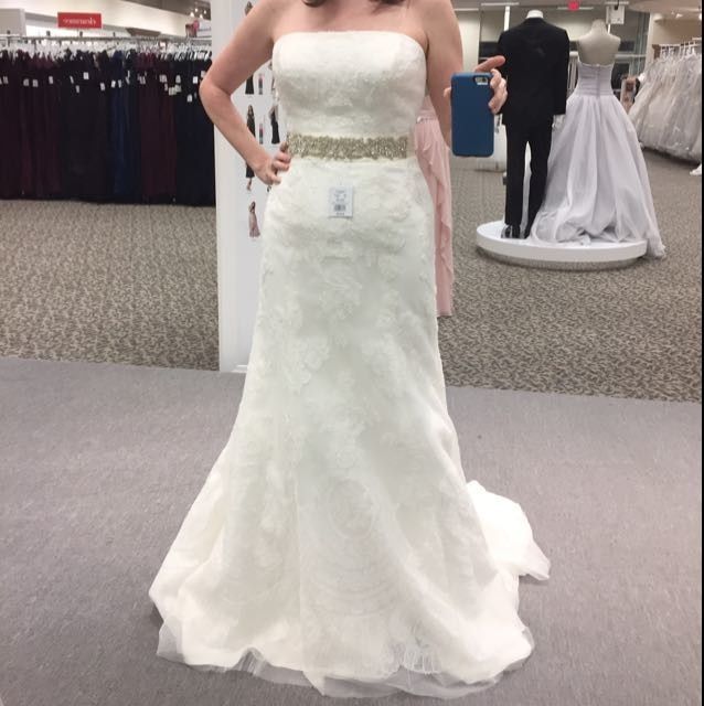 I wanna see your wedding dress!