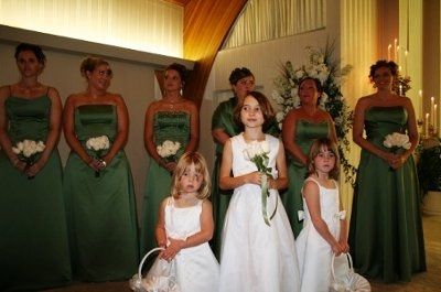 Bridesmaids dresses: All the same or pick their own?