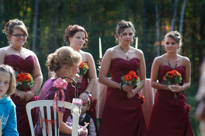 Show off your bridesmaid dresses!!
