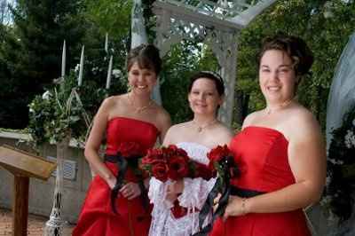Red Roses, with Apple colored dress??