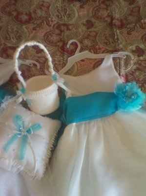 I found my flower girl dress, show me yours :-)