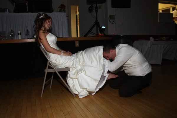 Bouquet Toss.....ugh dreading it! But need song ideas..