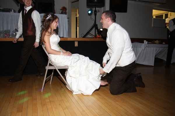 Bouquet Toss.....ugh dreading it! But need song ideas..