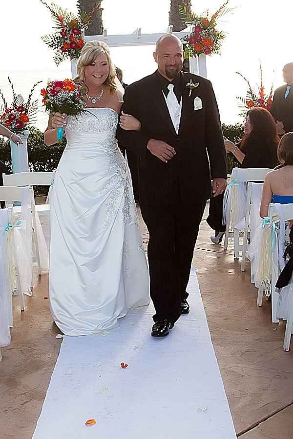 Plus sized brides - show off your dress!