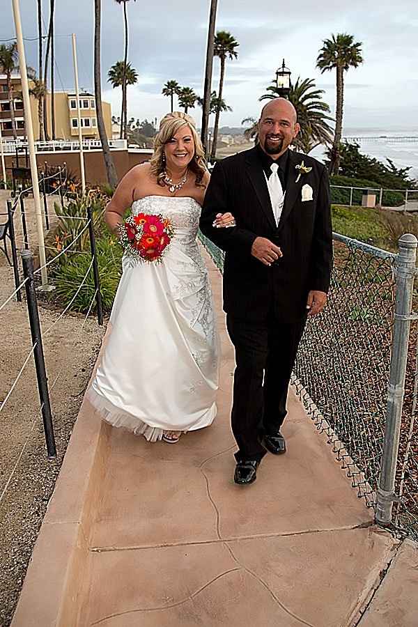 Plus sized brides - show off your dress!