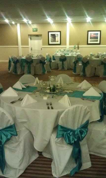 chair bows and centerpieces!!! Show me your pics!