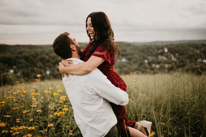 Fashion challenged Bride needing help with engagement photo attire - 1